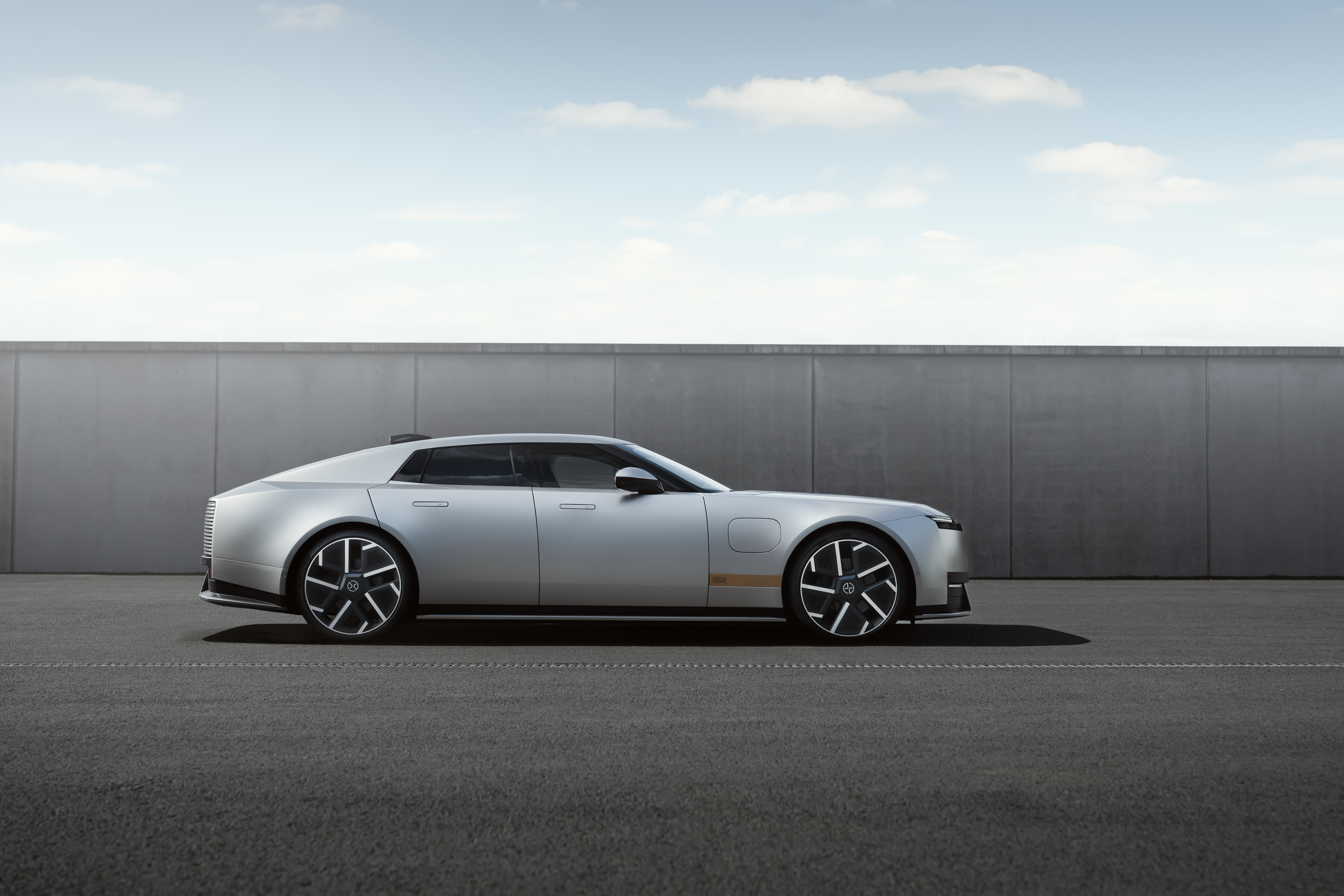 2027JaguarType01捷豹虽然是电车，但是捷豹Type01的比