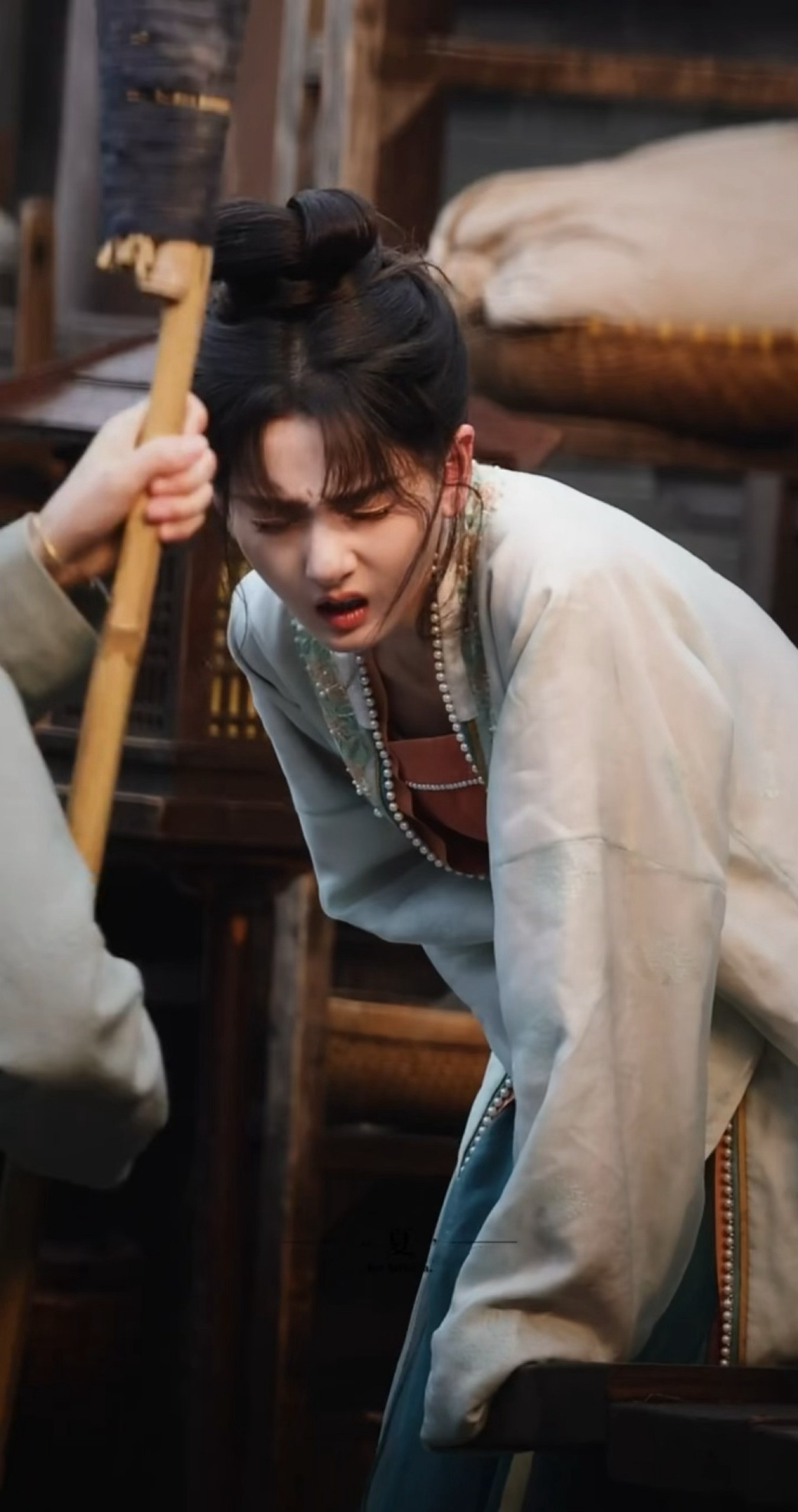 完全是脏脏猫，把我空投过去给蒖蒖宝宝喂药🥹宋祖儿撞脸脏脏猫丁禹兮给宋祖儿喂药路