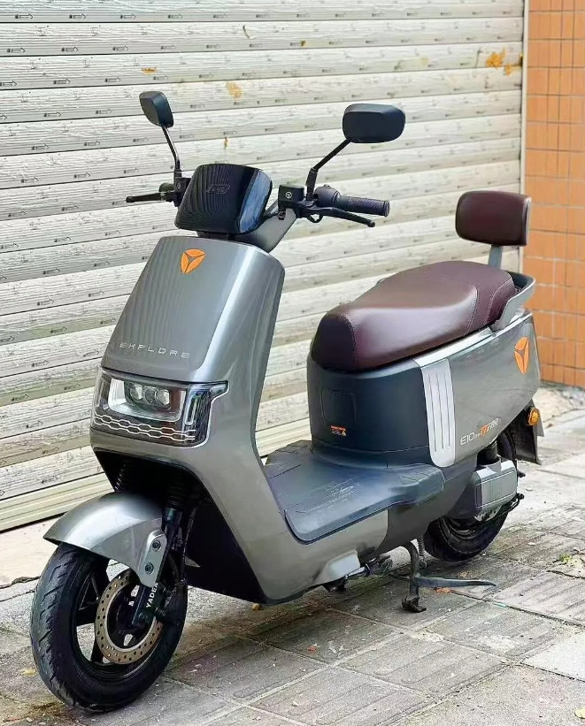 太崩溃了！二手电动车卖出“骨折价”？去年3500元入手的雅迪电动车，就接送几次孩
