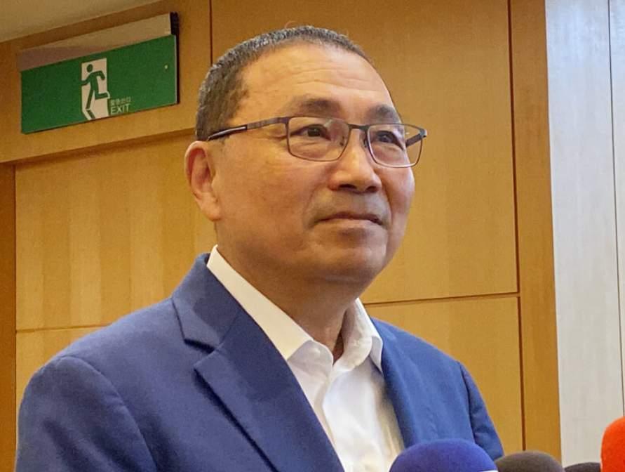 “国共论坛”要登场，蓝皮绿骨的侯友谊又出来说风凉话。近日，侯友宜在新北市政会