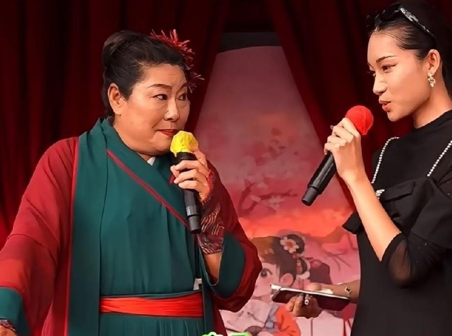 相亲节目看了这么多年，做微商的、开饭店的都见过，可说自己“出马”的，主持人真是头