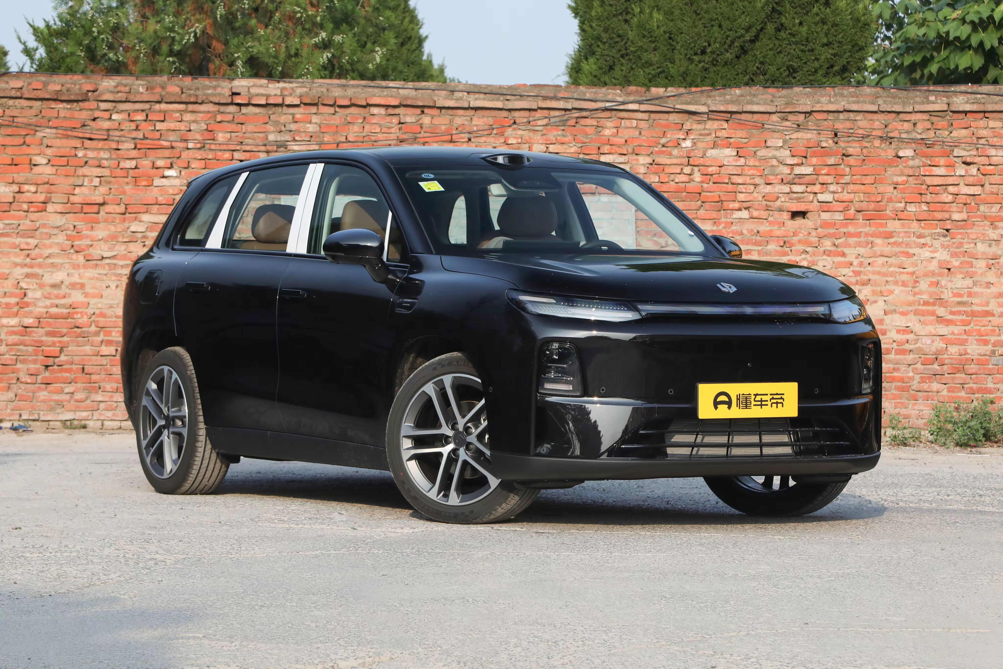 零跑C10纯电SUV，配置性价比拉满