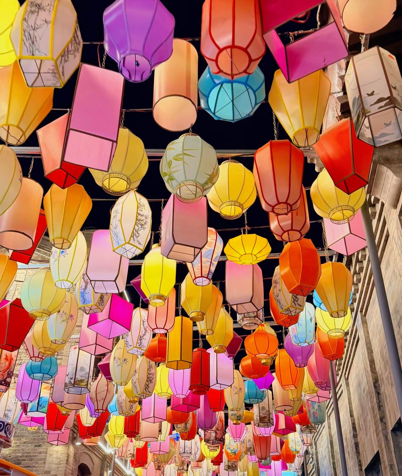 ：）对于一个处于社会底层的男人来说，最好的择偶对象，就是足疗和spa技师。如果