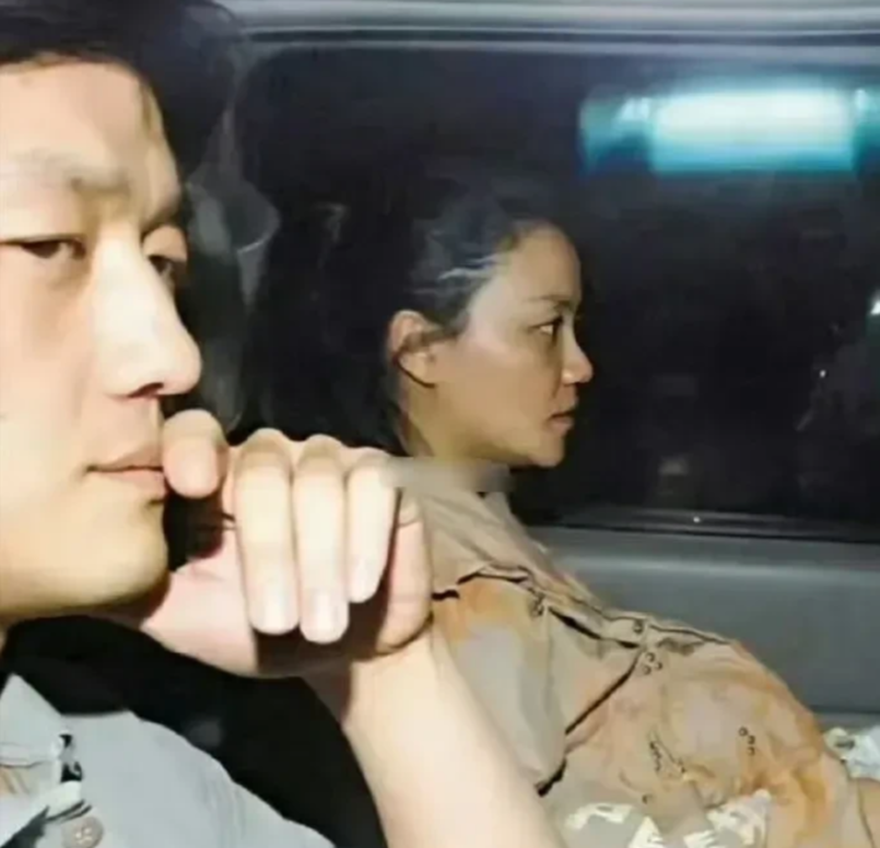 从眼神就能看出来，他们迟早会离婚的