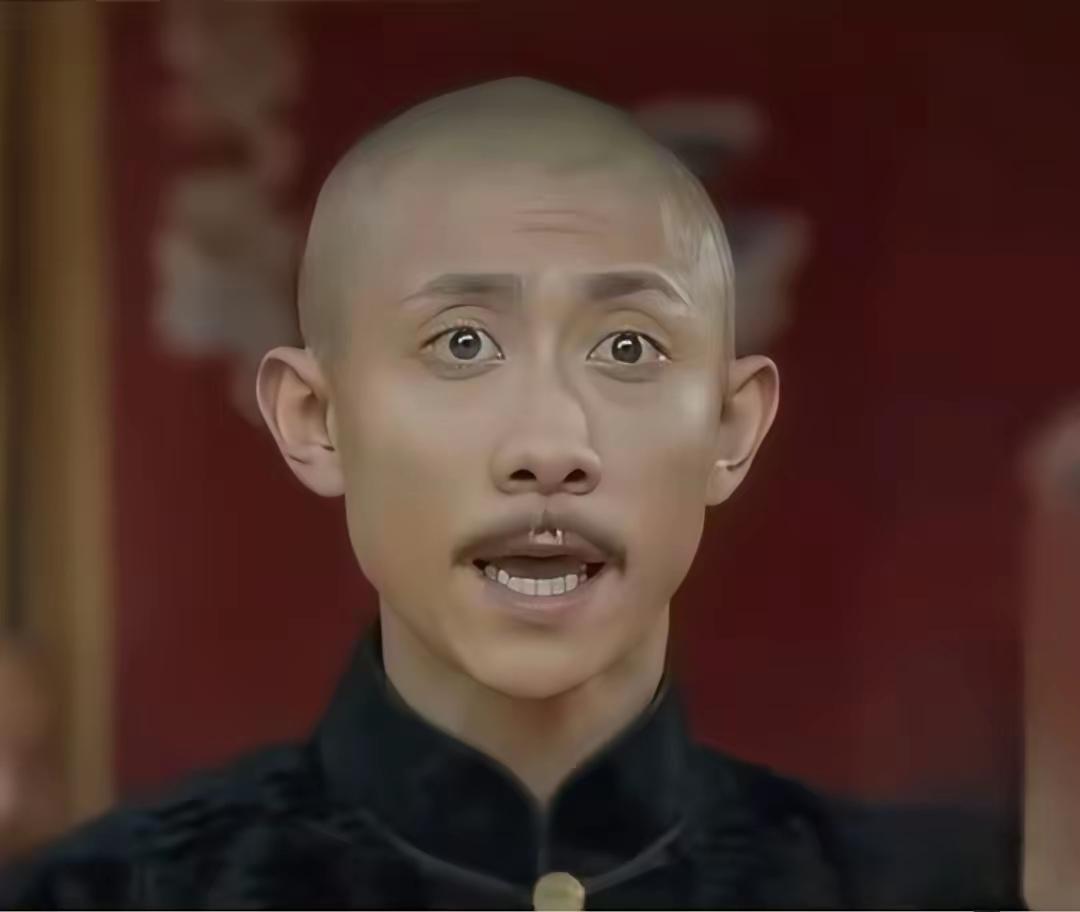 张一山演老蒋。你第一反应是什么？不行。差太远了。然后你看了这两张
