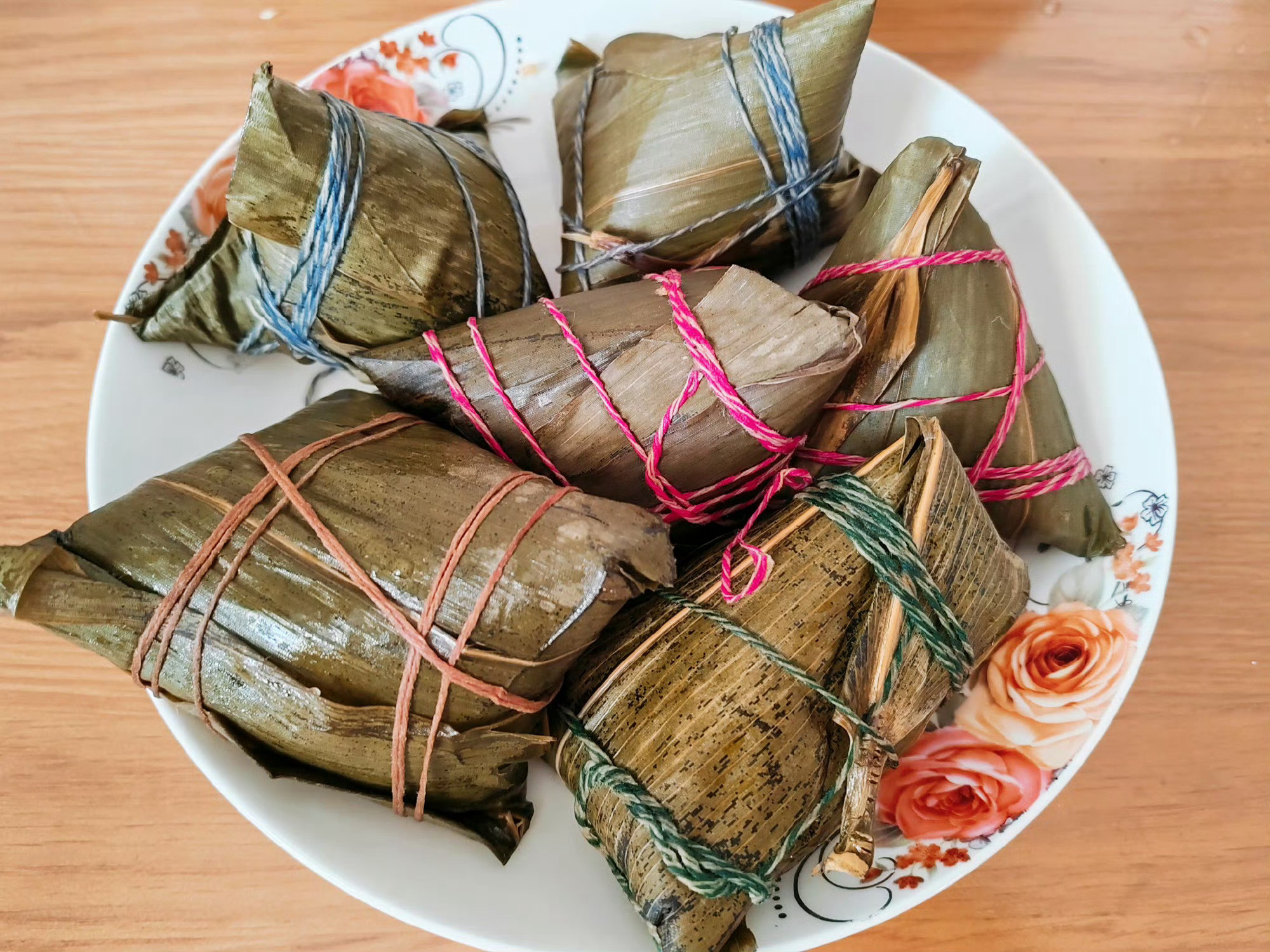已经开始期待端午了国庆前最后一个小长假了，吃粽子划龙舟的季节。话说大家都喜欢吃什