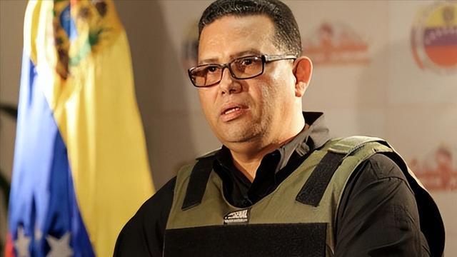 马杜罗戴铐蒙眼仍比拇指，美方灭口内鬼：霸权狠辣远超想象！一张照片炸穿舆论：