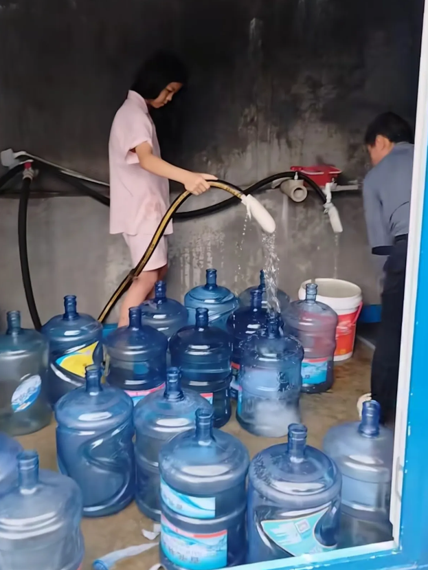 这种搞法，真的良心去那里了，这种跟自来水一样。