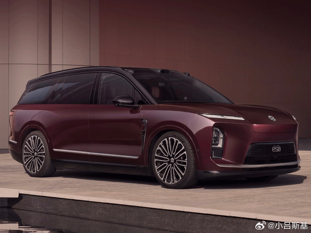 三代ES8已经交付有7万+了，所以这车在一线、新一线、二线城市的非常常见，我也观