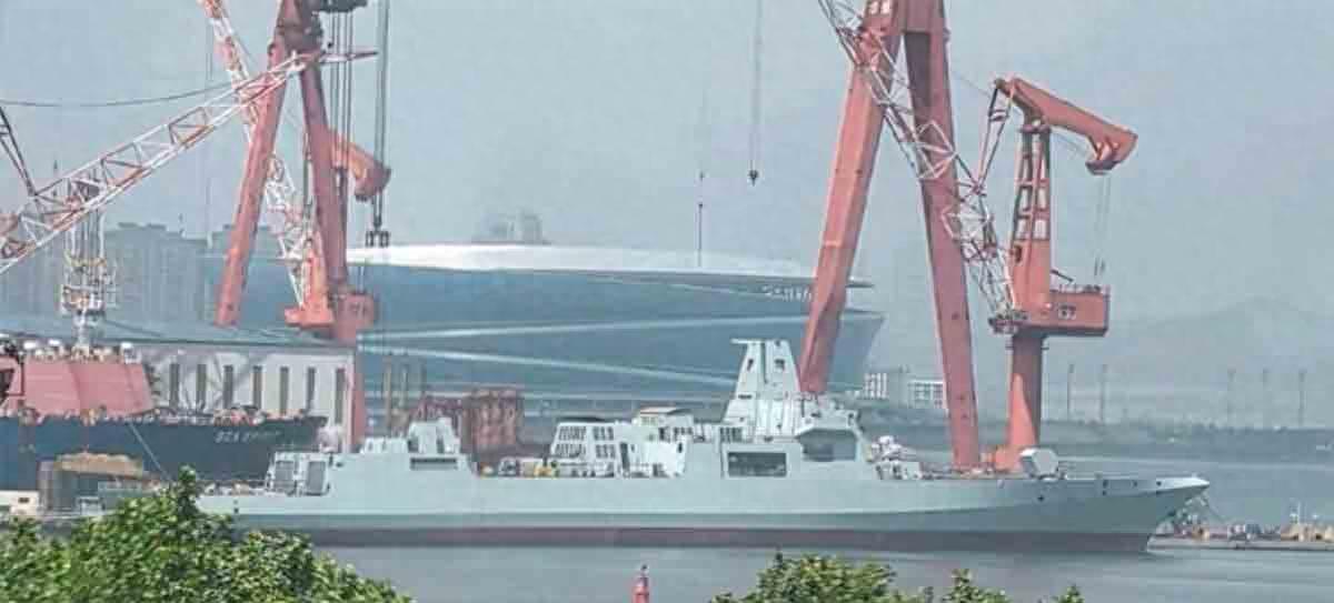 西方惊呼`这是规则破坏者’！当2017年，055南昌舰下水时，西方媒体一片哗然