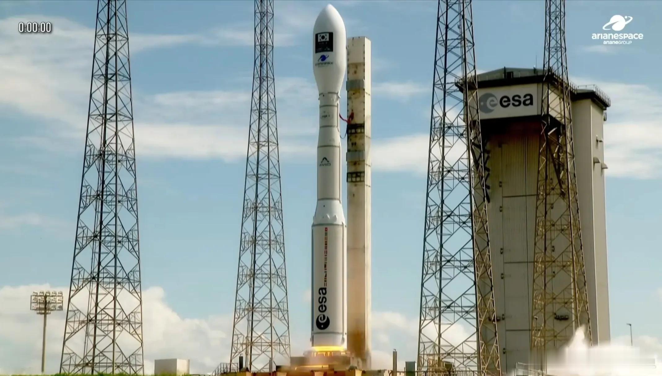 “阿丽亚娜”发射：送韩国卫星入轨！12月2日，欧洲阿丽亚娜航天集团在法属圭亚那库