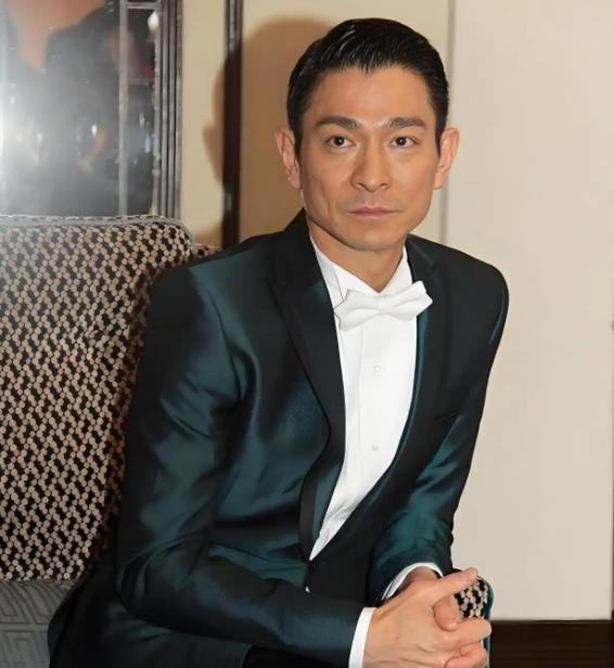 刘德华这家庭情况让很多男人心里发怵即使条件再好，再有钱，这些问题也解决不了。
