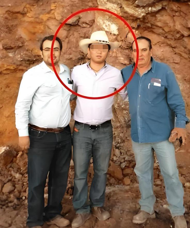 张智栋，北大西班牙语系学霸，被前同事形容为“能适应各种环境，能和任何重要人物建立