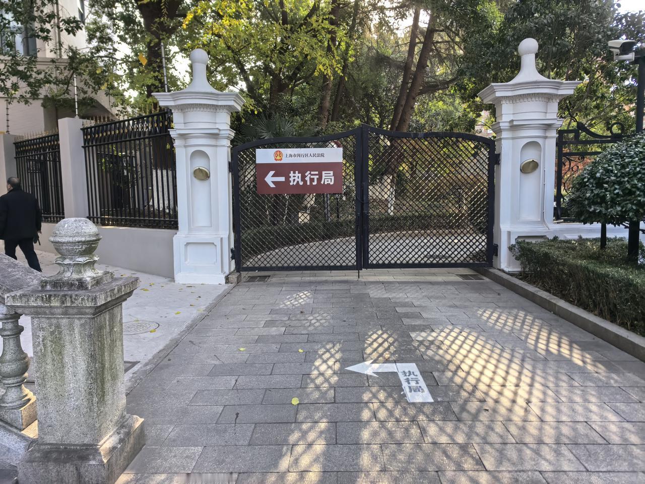 人到中年无论是失业还是就职高位那时候年龄到50岁左右身体处于急剧变化，