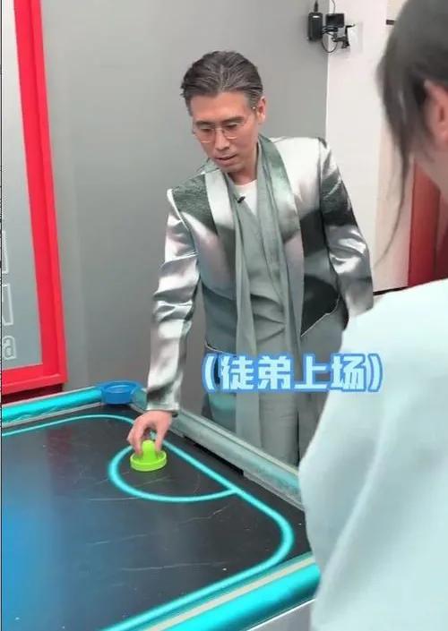 李乃文坦言因王宝强加盟《棋士》，揭开演员间超越流量算计的专业引力。王宝强草根淬炼