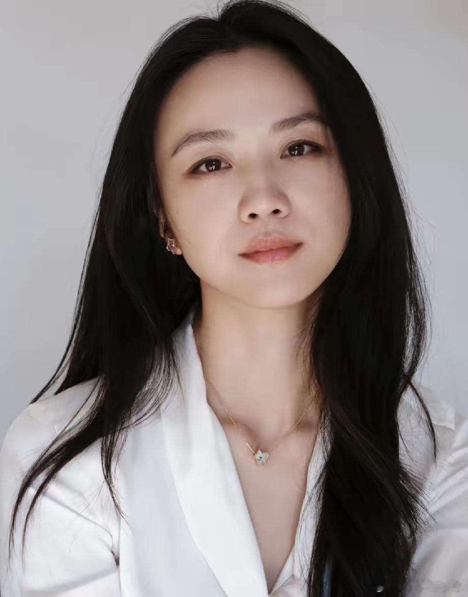 汤唯，我真的不理解，你都46岁了，你不是36岁也不是26岁，你是46岁了，再有4