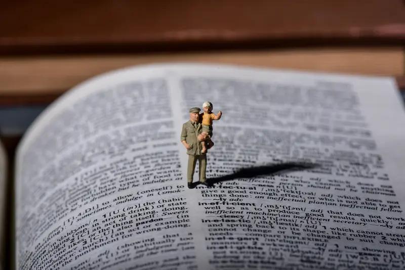 医院有时候真的让人又无奈又心寒。我爸肾衰到后事尿血昏迷了，都只剩一口气吊着，医院