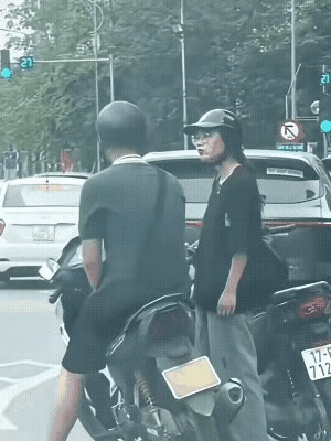 打是痛，骂是爱。一旦结婚了，如果你的妻子还象视频中的妹子一样掐你打你，恭喜你，