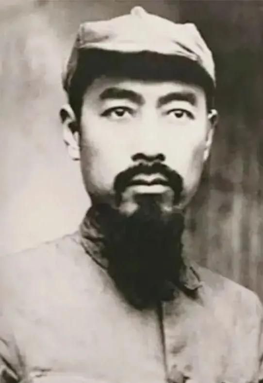 不是去做官1935年，红军长征到达陕北后，周总理把跟随他长征的