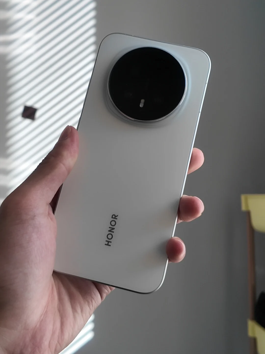 李健自己也想不通，明明荣耀magic8这次产品力给了那么足，系统都完完...