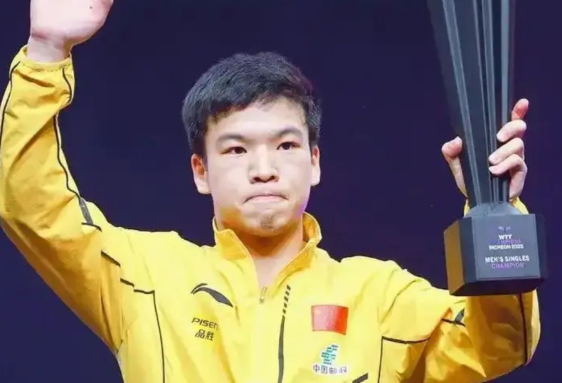【男乒未来的双子星，林诗栋和向鹏差距太大了】在五年前，某国乒大佬预测，林诗栋和向