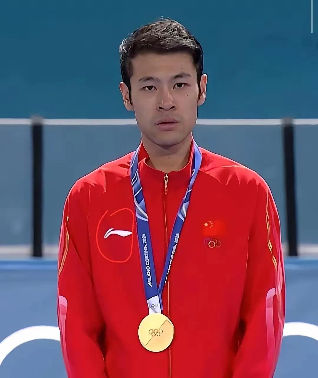 太燃了！被欧美垄断102年的速滑金牌，被中国小伙宁忠岩硬生生夺下，教练都以为秒表