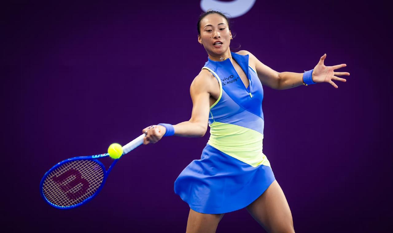 女网传来喜讯！祝贺郑钦文，三盘苦战继续前进，下轮挑战新科澳网冠军！