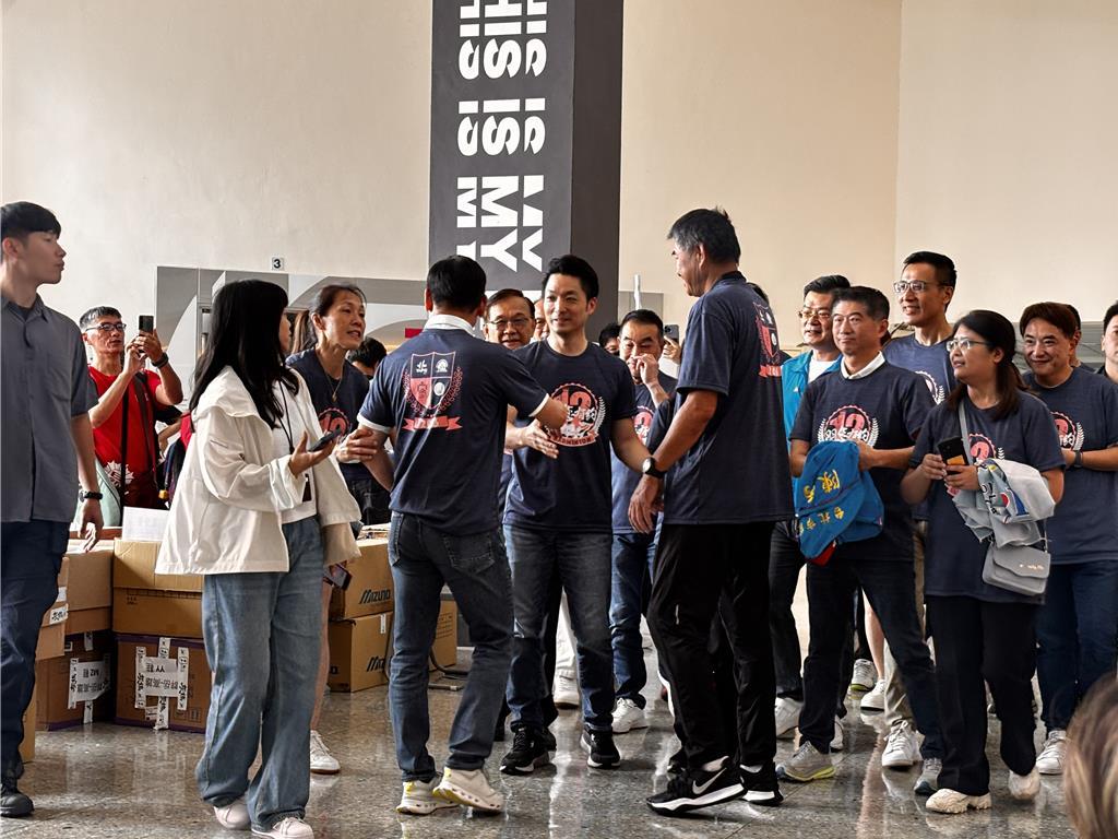 沈伯洋抛“家庭支持服务站”蒋万安酸：北市早有服务民进党台北市长参选人沈伯洋2