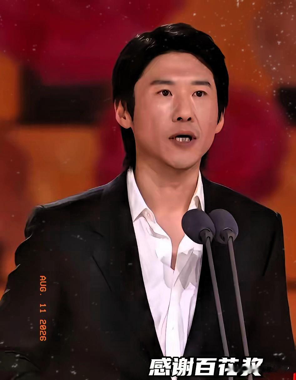 明眼人其实都看得出来，王骁真的太不对劲了！他都已经48岁了，难道没人告诉他，拿