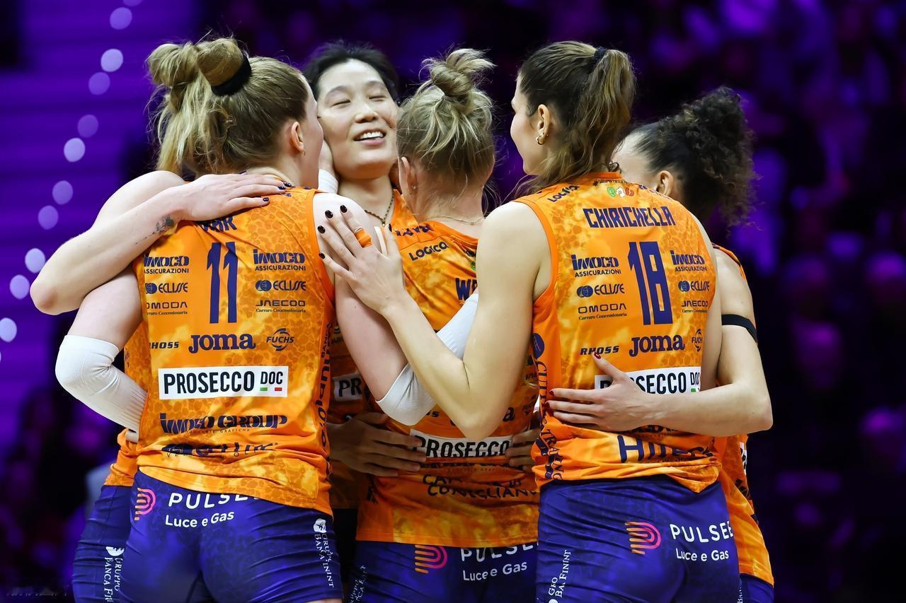 关键分女王朱婷！神仙球助科内夺冠创七连冠“不可思议的朱婷！”——当她在第三局