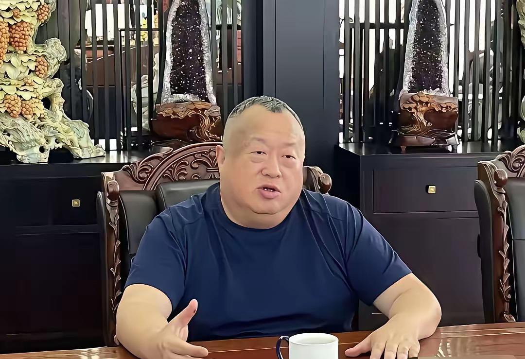 菲律宾防长前脚在香会骂中国，后脚自己国家的贸工部长就专程飞到苏州，对一个中国老板