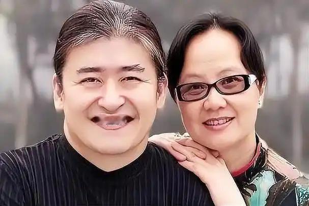 “原来，人死前自己真的会有预感。刘欢在生命最后时刻留给妻子卢璐的那段嘱托，字字沉