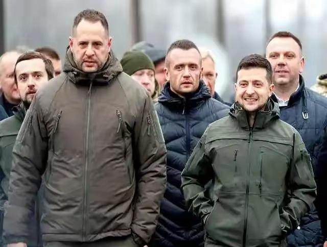 上前线也许是最好的出路由于乌克兰腐败丑闻牵连，泽连斯基的密友，曾任