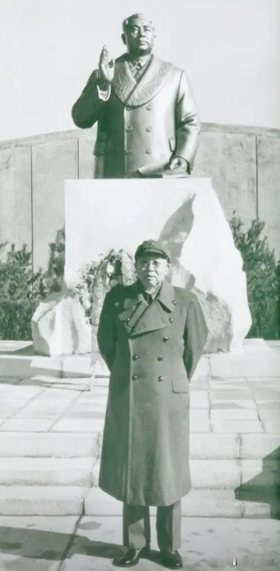 1980年，王平以中央军委副秘书长、总后勤部政委的身份率团访问朝鲜。此时距离中国