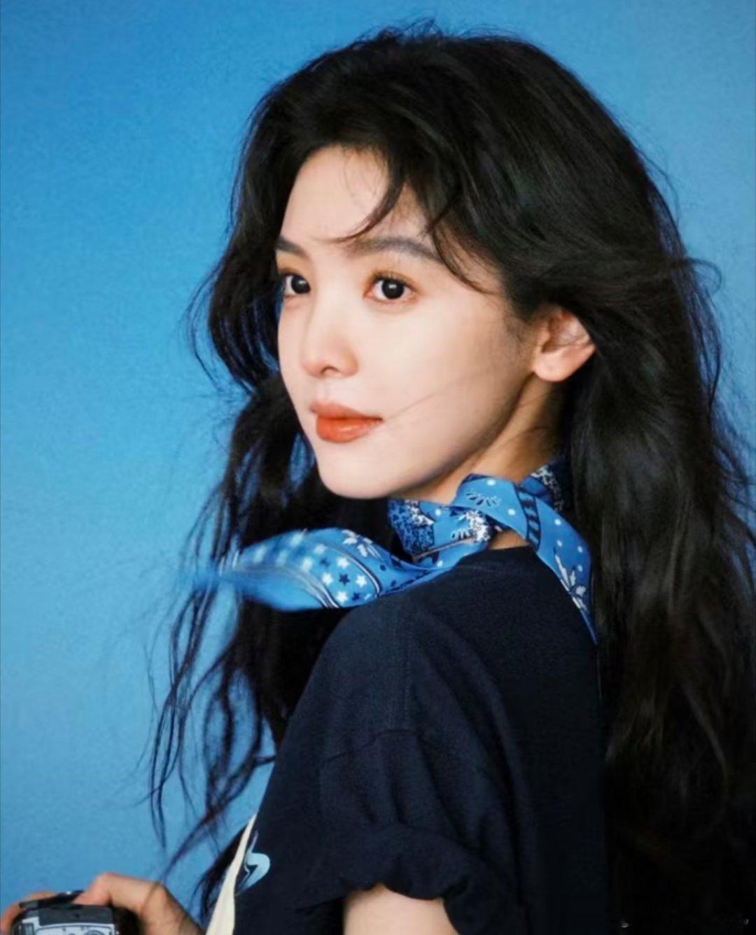 1.毛不易很喜欢别人送他超市卡，因为他特别爱逛超市，能逛一整天不出去。2.成龙新