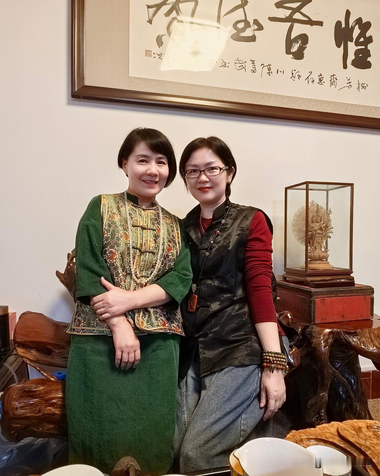 两个先后离开国网的70后女同事终于活成彼此的光我们俩曾经是小城电力公司的同事