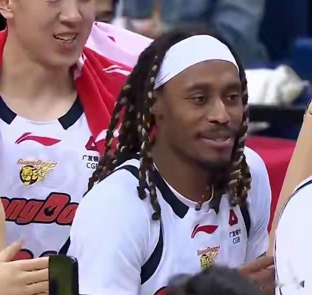 广东队小外援麦考尔43分，凭一己之力挽救杜锋于水火，接下来杜锋却为难了。本来