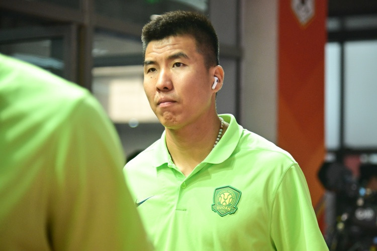 足球报: 王子铭、王刚很可能加盟其他队, 恩加德乌没等来续约合同