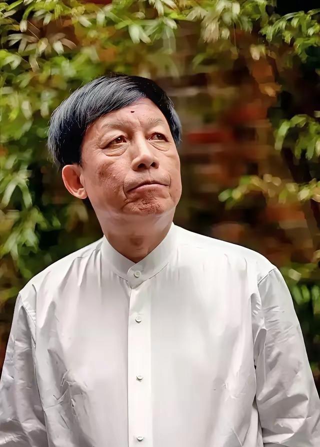 醍醐灌顶的一段话：“人这一辈子图的是什么？鸡下了一辈子的蛋，最后让人做成了烧鸡。