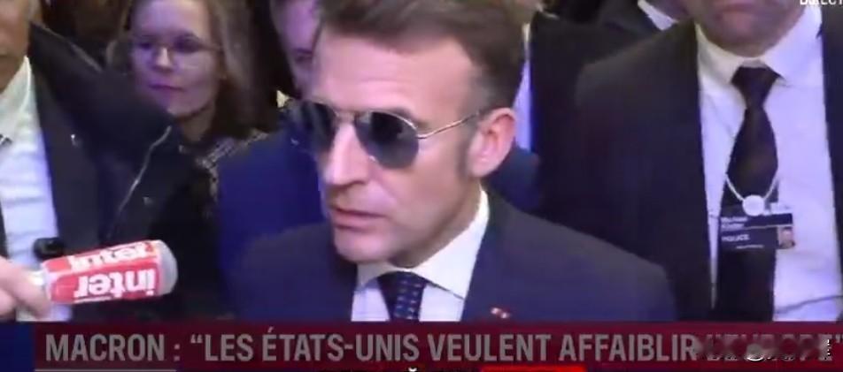 【马克龙说美国却拿中国说事】马克龙针对特朗普威胁加征关税作出回应，称欧洲国家