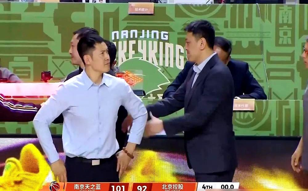 南京同曦赢了一场，季后赛希望又被喊起来了？主场打北控，教练王世龙末节拿下