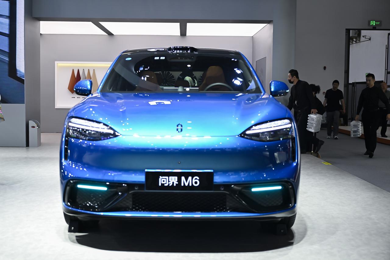 最高配的问界M7（35万）比M6（30万）贵5万，这差价本质差在哪。平台与电池（