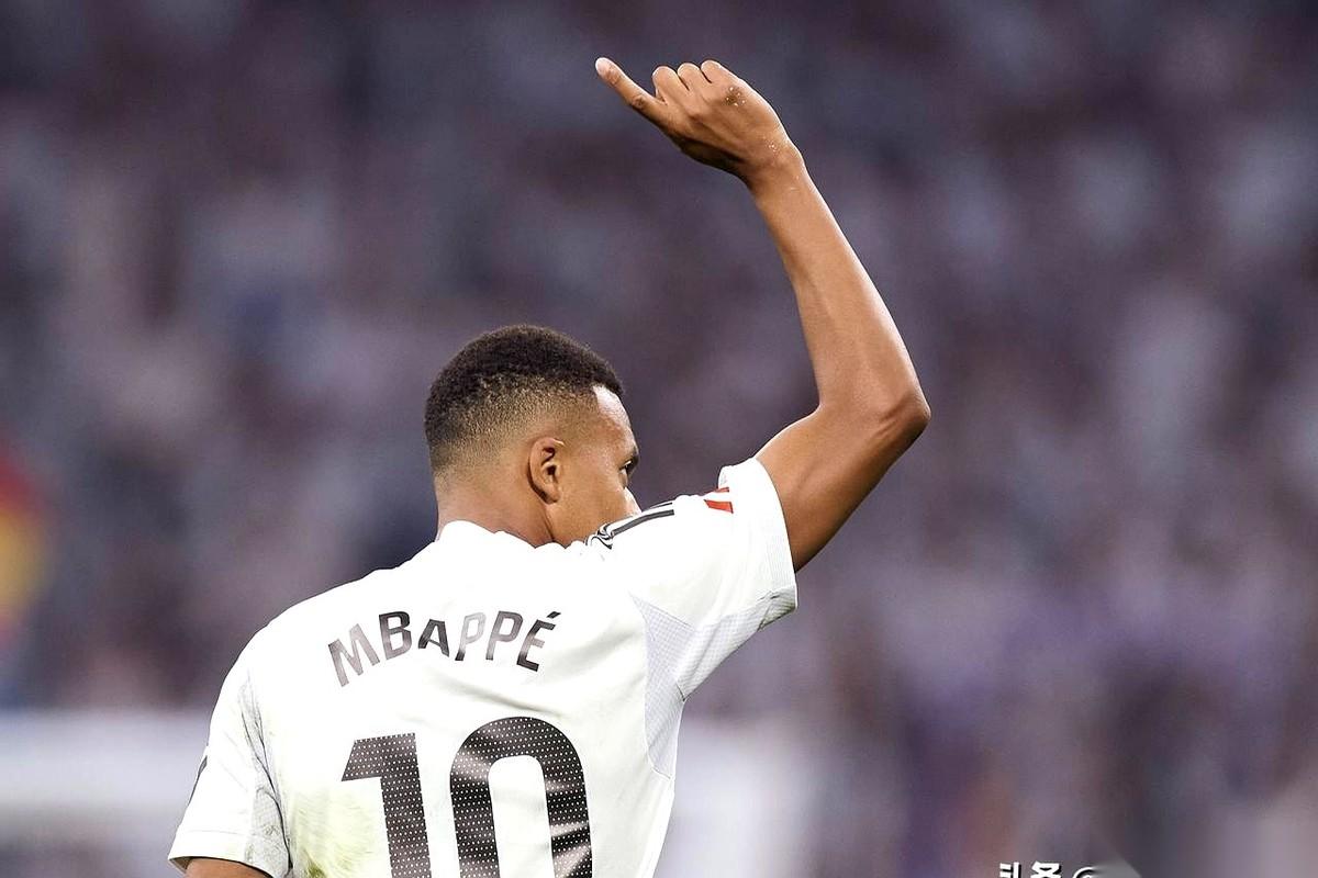 赢了。但说句扎心的话,这场国家德比,皇马能拼下来这口气,一半功劳得记在巴萨那个