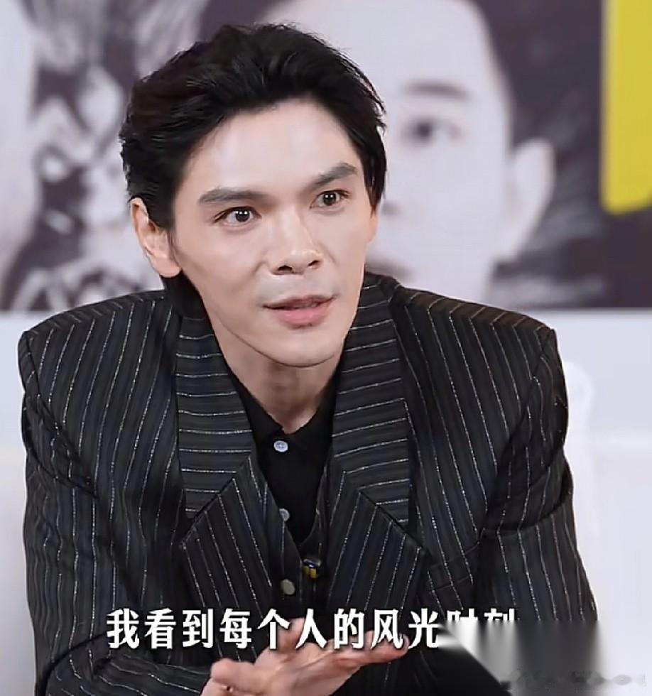 向佐:“我想跟十七八岁的我说，不要想那么多名利场的东西，早点去练武去练演技，因为