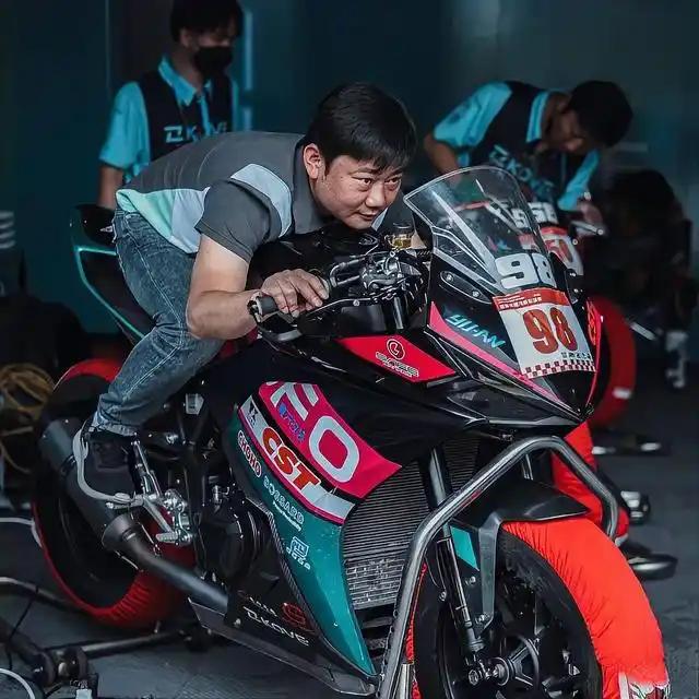 活该他成功，他不成功谁成功！张雪机车在WSBK葡萄牙波尔蒂芒站SSP中量级组两