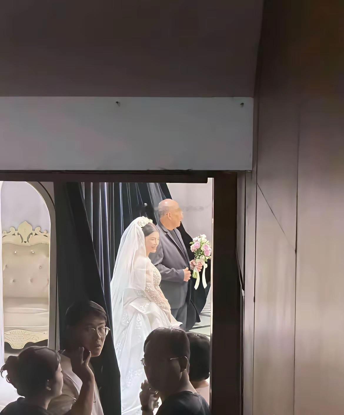 这么离谱的婚礼还是第一次见，算是开眼了​​​