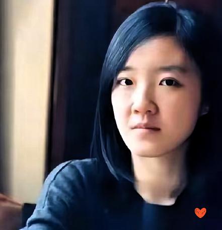 黄芊芊公开声明，她绝不会为美国公司效力，而且已经两次拒绝了国外的高薪职位与进修机