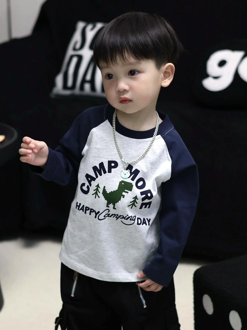 被家人嘲笑了！今天早晨给外孙订早餐，两个汉堡一份薯条，没看地址直接付款，结果送错