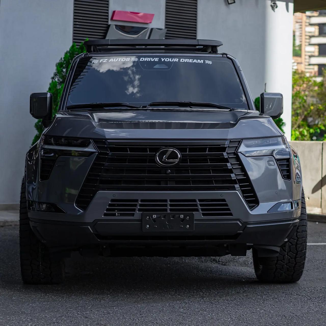 2019款GX460，新车指导价84.8万，现在二手45万左右能拿下。老款GX4