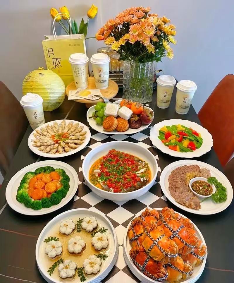 再也不去邻居家了老公每到周末都会邀请邻居来家吃饭喝酒，老公有时候也会去邻居家两